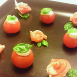 *まるごとミニトマトのカプレーゼ＆生ハムのお花*