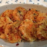 「旨っカレー米」とサーモンのライスケーキ