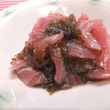 マグロの赤身ともずくからし和え