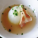 まるごと新玉ねぎのスープ