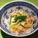 しょうがみりんで、豆腐そぼろ卵丼
