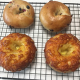ベリーとチーズ2種のベーグル