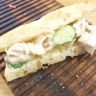 ワイン蒸しどりのサンドイッチ