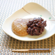 一緒に食べると大福の味♪　カフェオレ餅＆粒あん　