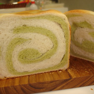 抹茶あんの渦巻き食パン