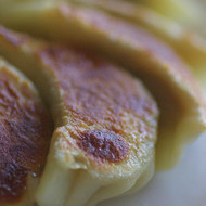 野菜がどっさりたっぷり☆ヘルシー焼き餃子！