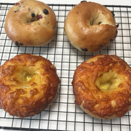 ベリーとチーズ2種のベーグル