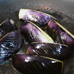 カモナスを油で焼いて