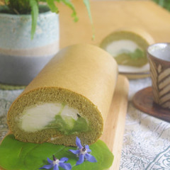 風クラス　濃厚抹茶のロールケーキ