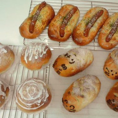 ソーセージパンとハリネズミパンとオレンジピールのパン♪