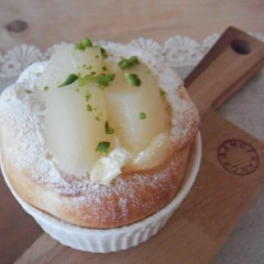 フロマージュ 
チーズクリームにフルーツをのせて