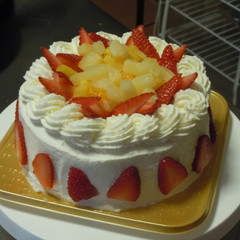 お子様と一緒に旦那様への誕生日ケーキを作りました。