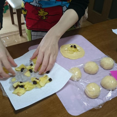 中に入れる具材も作っていただきます