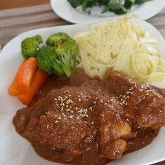 鶏肉のチョコレートモレー煮