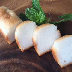 教室の看板食パン
もちもちぷにゅぷにゅの「ぷにゅ食」