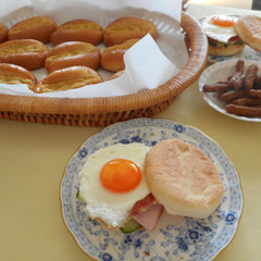 パン作りの後は、お楽しみの試食とドリンクとお喋りタイム