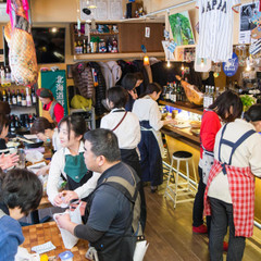 営業時間外のカフェバーをお借りして開催