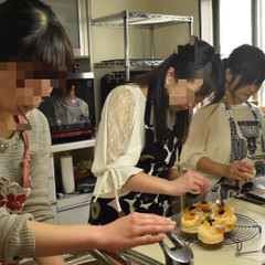 大人の方も楽しくレッスンしています。