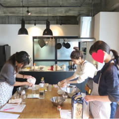 ◆レッスン風景◆
塩麹と醤油麹を作り中♪