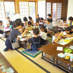 公民館レッスン風景
ワイワイ楽しく親子レッスン！