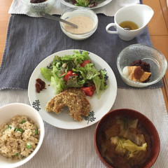 初夏のある日のメニュー。
メインは車麩のオーブン焼きです