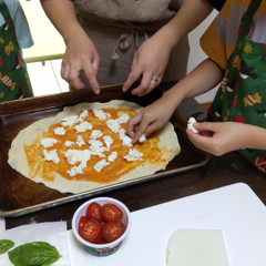 夏休み親子deピザ作りワークショップ 具材トッピング