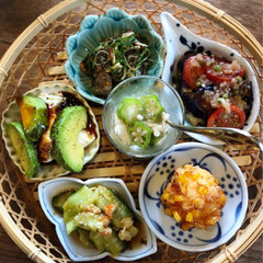 夏の中華御膳レッスン
夏らしい中華を涼やかな籠に盛り付けて