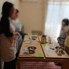 3名までの少人数制。親子で一緒にレッスンもできます。