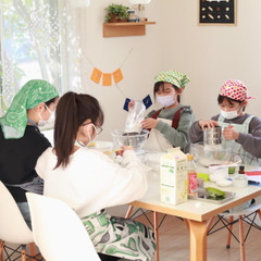 定員4名様までの少人数制でじっくりと実習して頂けます。