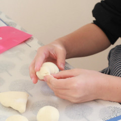 お子さまにも無理なく作って頂ける簡単な工程がほとんどです。