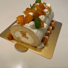 黄桃のロールケーキ
