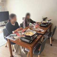 試食中に楽しくお話中です
