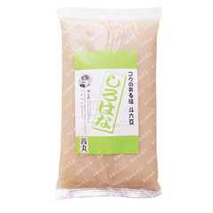 練り切りの生地は白あんと求肥で作成。餡は製餡所から取り寄せ