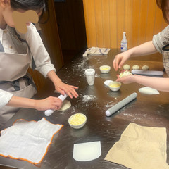 体験レッスンの様子。みなさま真剣！
