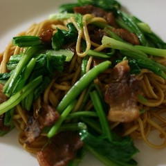 スパイシーオリエンタルカレー風味の焼きそば