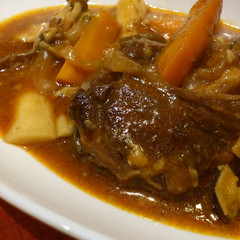 牛肉ときのこの赤ワイン煮