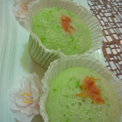 グリーンピースで春色蒸しパン（卵不使用）