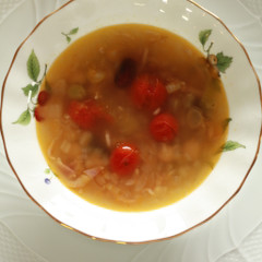 ４種のお豆のミネストローネ　バジル風味