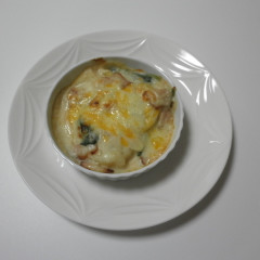 じゃがいもとほうれん草のグラタン