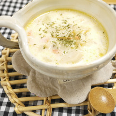 きのことサーモンのミルクスープ