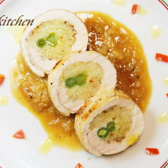 サフランライスのチキンロールオレンジソース