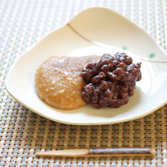 一緒に食べると大福の味♪　カフェオレ餅＆粒あん　