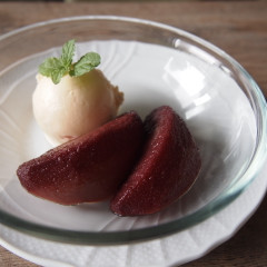 梨の赤ワインコンポート　ローズヒップ風味　
