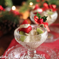 イチゴサンタのXmasトライフルパフェ