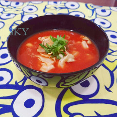 トマトジュースで冷製トマト味噌汁