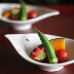 鶏だんごと夏野菜の冷やしおでん