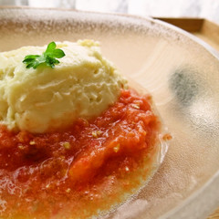 濃厚クリーム豆腐とシャリシャリトマトのすり流し