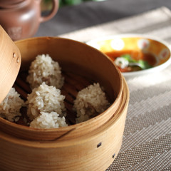 珍珠丸子（肉団子のもち米蒸し）