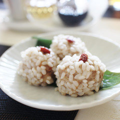 肉団子の餅米蒸（珍珠丸子）