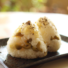 オリーブとチーズのおにぎり